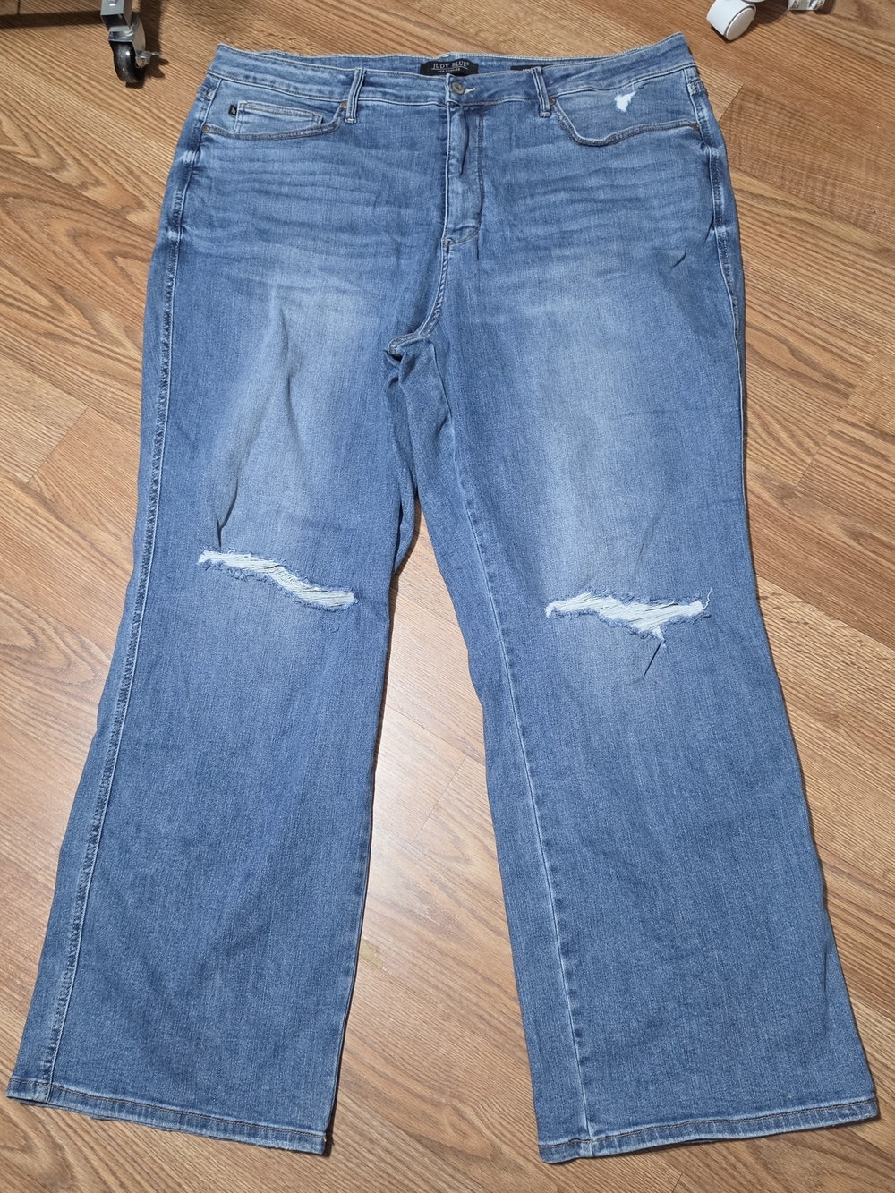 JUDY BLUE Medium Blue Distressed Wide-Leg Jeans